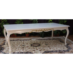 TABLE REPAS DE STYLE LOUIS XV - LAQUE BLANC RELIEFS OR - 240x110 - PROMO !Les MEUBLES DOBOIS vous propose cette magnifique TABLE DE SALLE À MANGER DE STYLE LOUIS XV au prix promotionnel de 999€ TTC au lieu de 1 440€ TTC, sous condition de l’achat simultané d’un minimum de 6 chaises sur une même commande.La structure, comprenant les pieds et la ceinture, est entièrement réalisée en bois de hêtre massif.La finition est réalisée en laque blanche, avec les reliefs et sculptures délicatement rehaussés d’une peinture dorée afin de mettre en valeur les détails du travail du bois.Le plateau est fabriqué en bois semi massif.Dimensions : 240 × 110 cmCapacité : 8 à 10 convives