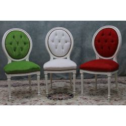 LOT 6 CHAISES MEDAILLON DE STYLE INDUS
