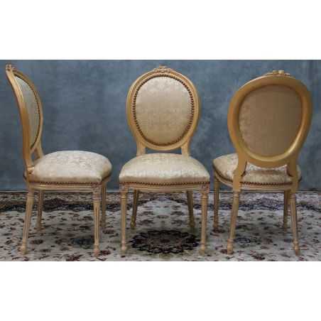 LOT 6 CHAISES MEDAILLON - Or blanc Tissu crème et or - "PROMO -20%"Lot 6 chaises Médaillon en stock au prix de 199€ TTC unitaire au lieu de 249€ TTC. Fabrication en bois de hêtre 100 % massif. Garniture de tapissier avec sangles, crin et ressorts. Chaises très confortables, adaptées aux gabarits grands et/ou forts, avec une hauteur d’assise de 50 cm et une hauteur totale de 101 cm.