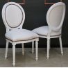 LOT 6 CHAISES MEDAILLON - Laque blanche - Simili cuir Croco blanc - "PROMO -20%"Lot 6 chaises Médaillon en stock au prix de 199€ TTC unitaire au lieu de 249€ TTC. Fabrication en bois de hêtre 100 % massif. Garniture de tapissier avec sangles, crin et ressorts. Chaises très confortables, adaptées aux gabarits grands et/ou forts, avec une hauteur d’assise de 50 cm et une hauteur totale de 101 cm.