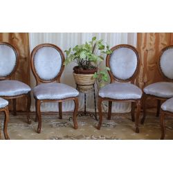 LOT 8 CHAISES MEDAILLON PIEDS LOUIS XV - Vernis chêne avec un velours rustique gris perle