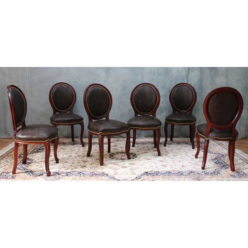 LOT 8 CHAISES MEDAILLON - Bois vernis chêne et simili cuir croco marron