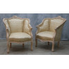 LOT 2 GRANDS FAUTEUILS CABRIOLET - Bois patine OR blanc avec un tissu creme et or
