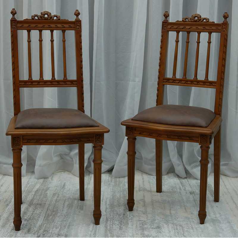 LOT 6 CHAISES DE STYLE LOUIS XVI