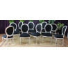 LOT 6 à 48 CHAISES MEDAILLON BAROQUE EN STOCK - Bois argent et velours noirLot de 6 à 48 chaises Médaillon Baroque disponibles en stock au prix de 199€ l’unité au lieu de 249€, dans la limite des stocks disponibles.Ces chaises Médaillon de style Baroque sont fabriquées en hêtre 100% massif avec une finition bois argent. La structure renforcée est prévue pour une utilisation quotidienne ou intensive, chez les particuliers comme dans les restaurants, hôtels, cafés, salles de réception et autres établissements professionnels.L’assise et le dossier sont garnis en velours noir. La fabrication en bois massif et la structure renforcée permettent un usage régulier, intensif et professionnel.Caractéristiques :− Style : Baroque / Chaise Médaillon− Structure : hêtre 100% massif− Fabrication : structure renforcée− Utilisation : particuliers et professionnels− Usage : quotidien ou intensif− Revêtement : velours noir− Finition du bois : argent− Hauteur d’assise : 48/50 cm− Hauteur totale : 100/101 cm− Largeur : 48/50 cm− Minimum de commande : 6 chaises− Après épuisement du stock : disponible sur commande à 249€ l’unité
