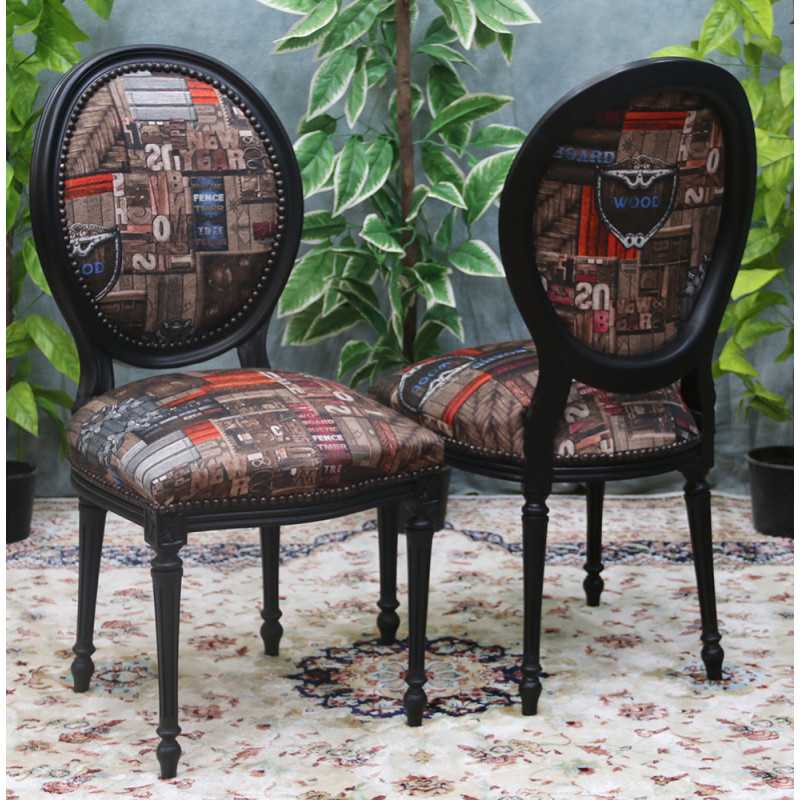 LOT 8 CHAISES MEDAILLON DE STYLE INDUSTRIEL