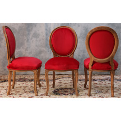 LOT 6 CHAISES MEDAILLON - Bois chêne brossé - "PROMO -20%"Lot 6 chaises Médaillon en stock au prix de 199€ TTC unitaire au lieu de 249€ TTC. Fabrication en bois de hêtre 100 % massif. Garniture de tapissier avec sangles, crin et ressorts. Chaises très confortables, adaptées aux gabarits grands et/ou forts, avec une hauteur d’assise de 50 cm et une hauteur totale de 101 cm.