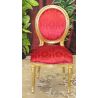 LOT 8 CHAISES MEDAILLON DONT 2 CHAISES AVEC ACCOUDOIRS - Bois feuille d'or riche et tissu motifs rouge et bordeaux