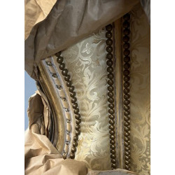 SALON 3 PANS DE STYLE LOUIS XVI - BOIS DORÉ ET BLANC - TISSUS CRÈME ET OR - 3 Places 175cm