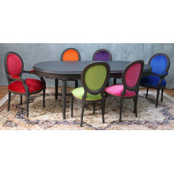LOT 6 À 14 CHAISES MÉDAILLON MULTICOLORES EN STOCK - Bois laqué noirLOT 6 À 14 CHAISES MÉDAILLON MULTICOLORES - Bois laqué noirMulticolores = une couleur différente par chaise.Chaises Médaillon Louis XVI en hêtre 100% massif, robustes, spacieuses et confortables, adaptées aussi bien aux particuliers pour un usage quotidien qu’aux professionnels de la restauration pour une utilisation intensive.Finition du bois : laqué noir.Prix promotionnel sur stock : 199€ TTC l’unité, exclusivement sur les modèles actuellement en stock et jusqu’à épuisement des stocks.Prix sur commande : 249€ TTC l’unité.Minimum de commande : 6 chaises.Nous disposons en permanence d’environ 8 à 12 couleurs de velours moderne en stock. Près de 800 couleurs et références de tissus sont disponibles sur commande, avec différentes matières comme le simili cuir, le lin, le coton, etc.Le stock disponible immédiatement est exclusivement proposé en velours moderne.Les couleurs disponibles en stock sont visibles dans notre catalogue, rubrique « Velours moderne ». Pour les fabrications sur commande, consultez également toutes les autres rubriques de tissus et revêtements.Hauteur d’assise : 48/50 cmHauteur totale : 100/101 cmLargeur d’assise : 48/50 cm