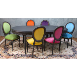 LOT 6 À 14 CHAISES MÉDAILLON MULTICOLORES EN STOCK - Bois laqué noirLOT 6 À 14 CHAISES MÉDAILLON MULTICOLORES - Bois laqué noirMulticolores = une couleur différente par chaise.Chaises Médaillon Louis XVI en hêtre 100% massif, robustes, spacieuses et confortables, adaptées aussi bien aux particuliers pour un usage quotidien qu’aux professionnels de la restauration pour une utilisation intensive.Finition du bois : laqué noir.Prix promotionnel sur stock : 199€ TTC l’unité, exclusivement sur les modèles actuellement en stock et jusqu’à épuisement des stocks.Prix sur commande : 249€ TTC l’unité.Minimum de commande : 6 chaises.Nous disposons en permanence d’environ 8 à 12 couleurs de velours moderne en stock. Près de 800 couleurs et références de tissus sont disponibles sur commande, avec différentes matières comme le simili cuir, le lin, le coton, etc.Le stock disponible immédiatement est exclusivement proposé en velours moderne.Les couleurs disponibles en stock sont visibles dans notre catalogue, rubrique « Velours moderne ». Pour les fabrications sur commande, consultez également toutes les autres rubriques de tissus et revêtements.Hauteur d’assise : 48/50 cmHauteur totale : 100/101 cmLargeur d’assise : 48/50 cm