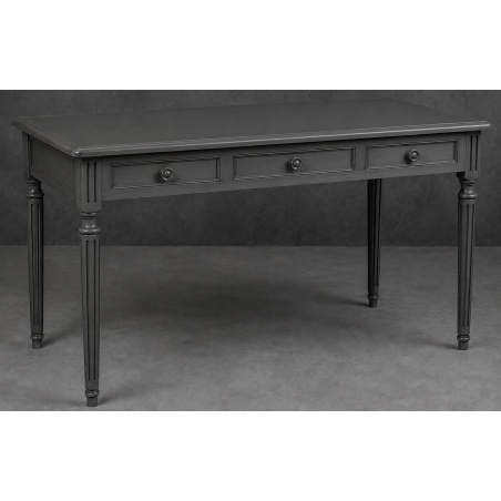 Bureau Style Louis XVI - Largeur 140cm - Profondeur 70cm - Bois Laqué gris foncéBureau Style Louis XVI sur commande avec un livraison sous 2 mois en moyenne.Pour les produits sur commande, la commande s’effectue par e-mail après réception et validation d’un devis. Lors de votre demande, merci de préciser le modèle souhaité, la teinte et la finition du bois, les dimensions désirées ainsi que les éventuelles options de personnalisation. Vous recevrez en retour un devis personnalisé, accompagné des instructions nécessaires pour passer votre commande ainsi que de notre RIB pour le règlement de l’acompte de 50%.La livraison est proposée au tarif unique de 349€ TTC dans toute la France continentale, quels que soient le nombre de meubles commandés, leur volume ou la distance à parcourir. Nous effectuons nous-mêmes la livraison de nos meubles, sans faire appel à un transporteur ni à un sous-traitant. Chaque bureau est soigneusement protégé dans notre véhicule à l’aide de couvertures épaisses et de mousses de calage afin de limiter les risques de chocs, de rayures ou de détérioration pendant le trajet.