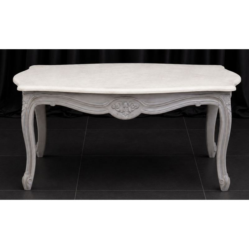 TABLE BASSE DE SALON DE STYLE LOUIS XV - L90cm - Bois Cérusé Gris Clair - Marbre CrèmeLes MEUBLES DOBOIS vous propose cette élégante TABLE BASSE DE STYLE LOUIS XV en bois de hêtre massif.Finition cérusé gris clair avec un marbre crème.PRIX PROMO : 249€ TTC au lieu de 449€ TTC, sous condition de l’achat simultané d’un canapé, sur une même commande et avec une livraison unique.