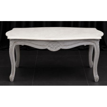 TABLE BASSE DE SALON DE STYLE LOUIS XV - L90cm - Bois Cérusé Gris Clair - Marbre CrèmeLes MEUBLES DOBOIS vous propose cette élégante TABLE BASSE DE STYLE LOUIS XV en bois de hêtre massif.Finition cérusé gris clair avec un marbre crème.PRIX PROMO : 249€ TTC au lieu de 449€ TTC, sous condition de l’achat simultané d’un canapé, sur une même commande et avec une livraison unique.