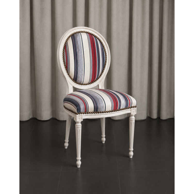 LOT 6 CHAISES MEDAILLON - "PROMO -20%"Lot 6 chaises Médaillon en stock au prix de 199€ TTC unitaire au lieu de 249€ TTC. Fabrication en bois de hêtre 100 % massif. Garniture de tapissier avec sangles, crin et ressorts. Chaises très confortables, adaptées aux gabarits grands et/ou forts, avec une hauteur d’assise de 50 cm et une hauteur totale de 101 cm.