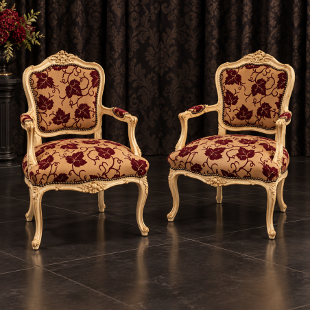 LOT 2 FAUTEUILS CABRIOLET STYLE LOUIS XV - Bois doré patinéLes Meubles DOBOIS vous propose cette magnifique paire de fauteuils cabriolet de style Louis XV, disponible en stock et fabriquée dans nos ateliers selon des méthodes traditionnelles.Structure en hêtre 100% massif avec une finition à la feuille d’or patinée à l'ancienne. Garniture traditionnelle avec ressorts, crin et sangles, pour une assise confortable et durable.Ce modèle peut également être fabriqué sur commande avec un large choix de tissus : velours, lin, coton, simili cuir, cuir, ainsi que différentes finitions de bois.Livraison assurée par nos soins, avec protection individuelle des fauteuils dans des couvertures et mousses de calage pendant le transport.