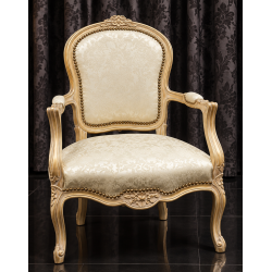 LOT 2 FAUTEUILS CABRIOLET - Bois patiné feuille d'or blanc avec un tissu crème et orLes Meubles DOBOIS vous propose ce lot de 2 fauteuils Cabriolet de style Louis XV, fabriqués dans nos ateliers selon des méthodes traditionnelles.Structure en hêtre 100% massif avec sculptures réalisées à la main. Finition patinée à la feuille d’or blanc, associée à un élégant tissu crème et or qui met en valeur les courbes et les sculptures du fauteuil.Assise confortable et dossier galbé typique du fauteuil Cabriolet Louis XV.Ce modèle peut également être fabriqué sur commande avec un large choix de tissus, velours, lin, coton, simili cuir, cuir ainsi que différentes finitions de bois.Livraison assurée par nos soins, avec protection individuelle des fauteuils dans des couvertures et mousses de calage pendant le transport.