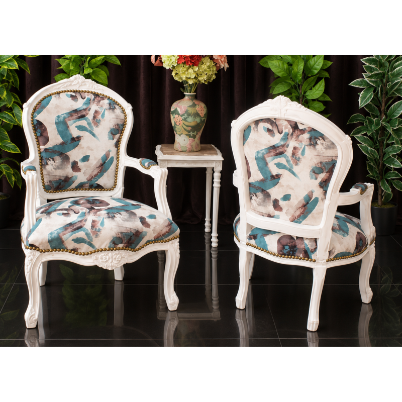 LOT 2 FAUTEUILS CABRIOLET - Bois cérusé blancLes Meubles DOBOIS vous propose ce lot de 2 fauteuils Cabriolet de style Louis XV, fabriqués dans nos ateliers en bois de hêtre 100 % massif.Finition cérusé blanc, volontairement poncée sur certaines parties afin de faire apparaître le bois de hêtre brut sous la finition et de donner au fauteuil un aspect légèrement vieilli.Assise de 45 cm de hauteur avec garniture traditionnelle réalisée à l’ancienne : crin, ressorts et sangles.Ce modèle peut également être fabriqué sur commande avec un large choix de tissus : velours, lin, coton, simili cuir ou cuir, ainsi que différentes finitions de bois.Livraison possible par nos soins, avec protection individuelle des fauteuils dans des couvertures et mousses de calage pendant le transport.