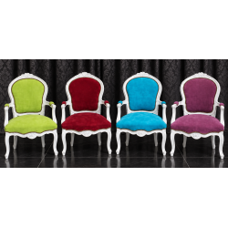 LOT 12 FAUTEUILS CABRIOLET STYLE LOUIS XV - Couleurs aléatoires, prix promo dépareilléLes Meubles DOBOIS vous propose une offre spéciale sur un lot de 12 fauteuils Cabriolet de style Louis XV, fabriqués dans nos ateliers en bois de hêtre 100 % massif.PRIX PROMO : 279 € TTC l’unité, soit 232,50 € HT, au lieu de 349 € TTC, soit 290,83 € HT.Prix total des 12 fauteuils : 3 348€ TTC / 2 790€ HT au lieu de 4 188 €TTC / 3 490€ HT.Les structures peuvent présenter différentes finitions : bois laqué, cérusé ou finition à la feuille d’or, patinée ou non. Garniture tapissier traditionnelle réalisée avec crin, ressorts et sangles.Véritable cloutage réalisé clou par clou, généralement avec des clous bronze ou dorés suivant la teinte du bois et le tissu.Cette offre est réservée aux clients souhaitant un assortiment dépareillé. Les couleurs, tissus et finitions sont aléatoires, avec des fauteuils pouvant être assortis à l’unité ou par paire selon nos disponibilités. Aucune sélection de couleur n’est possible sur cette fiche produit, ce qui permet de proposer ce tarif promotionnel.Les fauteuils sont sélectionnés dans nos stocks, des modèles les plus anciens aux plus récents.Livraison possible par nos soins, avec protection individuelle dans des couvertures et mousses de calage.