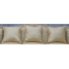 Canapé Marquise Style Louis XV - 225cm - Bois or blanc et tissus crème et or - Canapé BaroqueCanapé Marquise Style Louis XV - Largeur 225cm - Sur commandeFabrication haut de gamme avec une structure en bois de hêtre massif, sculptée à la main, puis patinée à la feuille d'or, légèrement blanchie et légèrement patinée. Cette patine est une exclusivité des MEUBLES DOBOIS. La garniture est en crin végétal, ressorts et sangles. Le tissu est un satiné crème avec des broderies dorées.Prix :- 9€ le cm en largeur +10% pour la feuille d'orOptions :- 60€ le coussin d'assise 65x55- 45€ le coussin de dossier 45x45