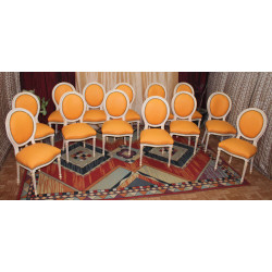 LOT 23 CHAISES MEDAILLON - Bois doré et cérusé blanc avec un simili cuir NON FEU M1 Multicolores