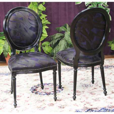 LOT 6 CHAISES MEDAILLON - Laque noir - Simili cuir et velours - "PROMO -20%"Lot 6 chaises Médaillon en stock au prix de 199€ TTC unitaire au lieu de 249€ TTC. Fabrication en bois de hêtre 100 % massif. Garniture de tapissier avec sangles, crin et ressorts. Chaises très confortables, adaptées aux gabarits grands et/ou forts, avec une hauteur d’assise de 50 cm et une hauteur totale de 101 cm.