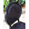 LOT 6 CHAISES MEDAILLON - Laque noir avec un revêtement bi-matière, simili cuir et velours