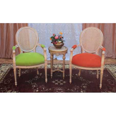 2 CHAISES MEDAILLON AVEC ACCOUDOIRS - Bois feuille d'or et cannage