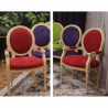 LOT 6 CHAISES MEDAILLON MULTICOLORES DONT 2 AVEC ACCOUDOIRS - Patine Or blanc - "PROMO -25%"Lot 6 chaises Médaillon en stock au prix de 199€ TTC unitaire au lieu de 249€ TTC. 2 Chaises dans ce lot sont avec des accoudoirs. Fabrication en bois de hêtre 100 % massif. Garniture de tapissier avec sangles, crin et ressorts. Chaises très confortables, adaptées aux gabarits grands et/ou forts, avec une hauteur d’assise de 50 cm et une hauteur totale de 101 cm.