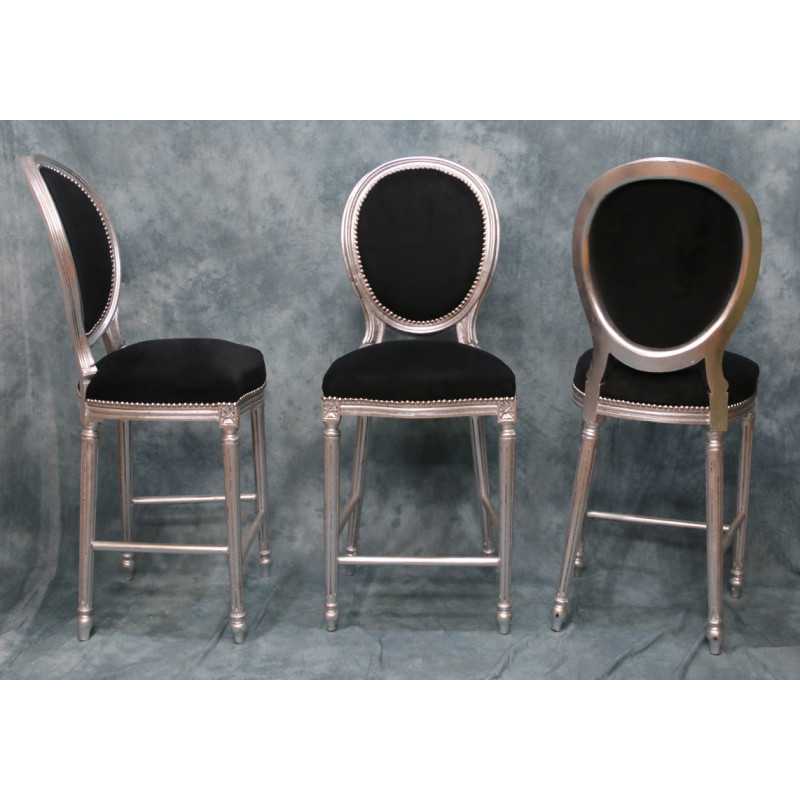 LOT 3 CHAISES MEDAILLON DE BARLot 3 Chaises Hautes de Bar Médaillon de Style Louis XVI - Hauteur d'assise 71cm.