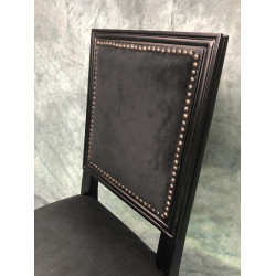 LOT 8 CHAISES JACOB DONT 2 AVEC ACCOUDOIRS - Laqué noir - Velours noir - "PROMO STOCK -20%"