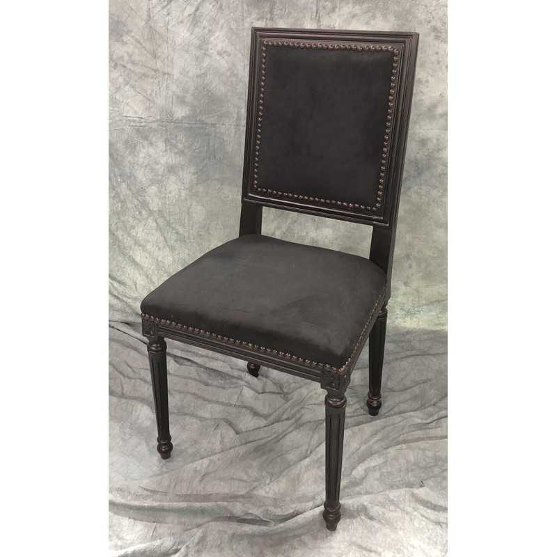 LOT 8 CHAISES JACOB DONT 2 AVEC ACCOUDOIRS - Laqué noir - Velours noir - "PROMO STOCK -20%"